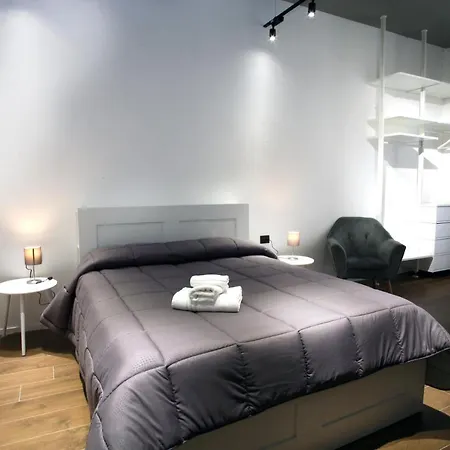 Business Via Isonzo Bed & Breakfast *